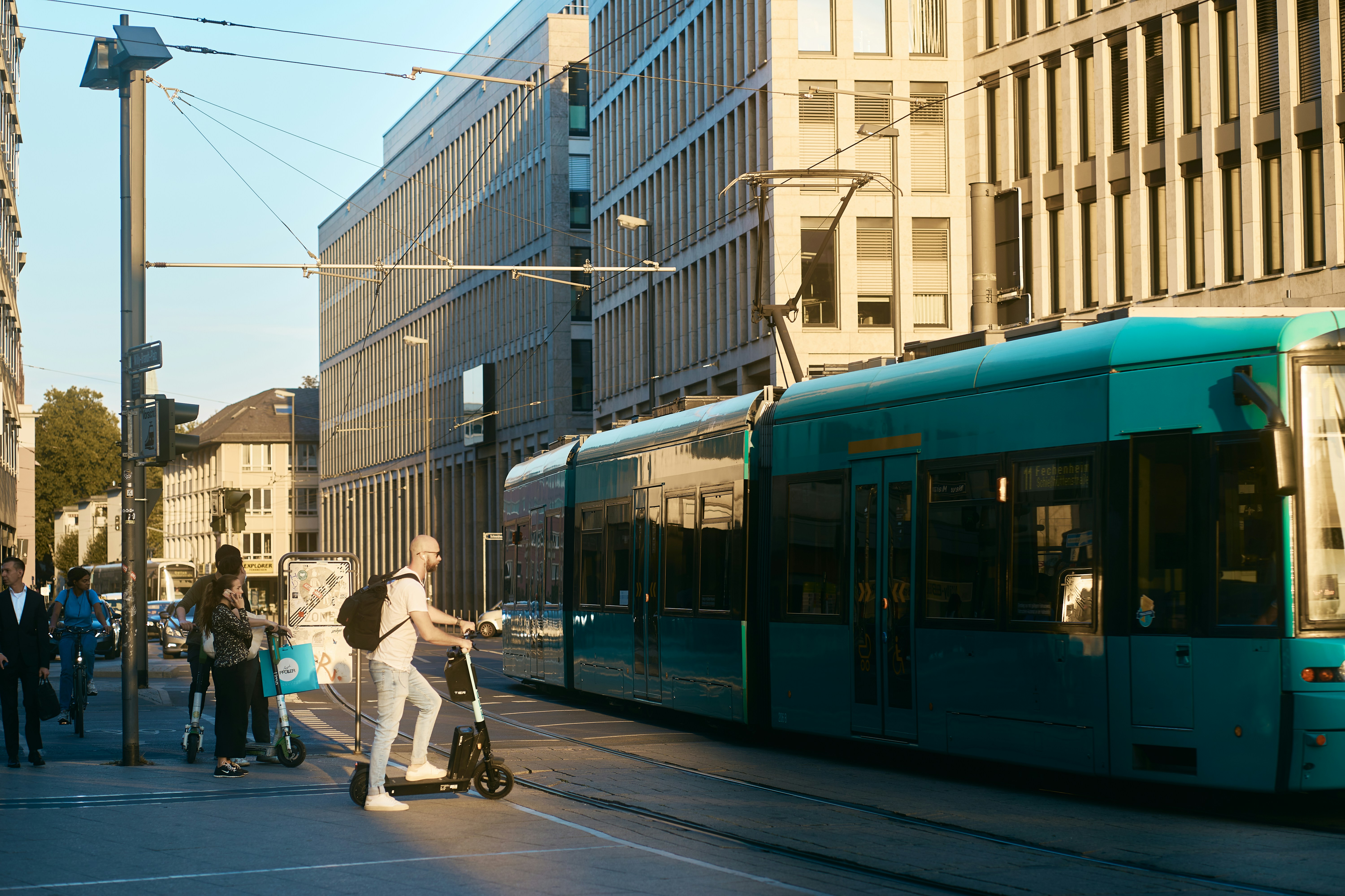 Make Small Changes That Boost Productivity During Urban Commutes