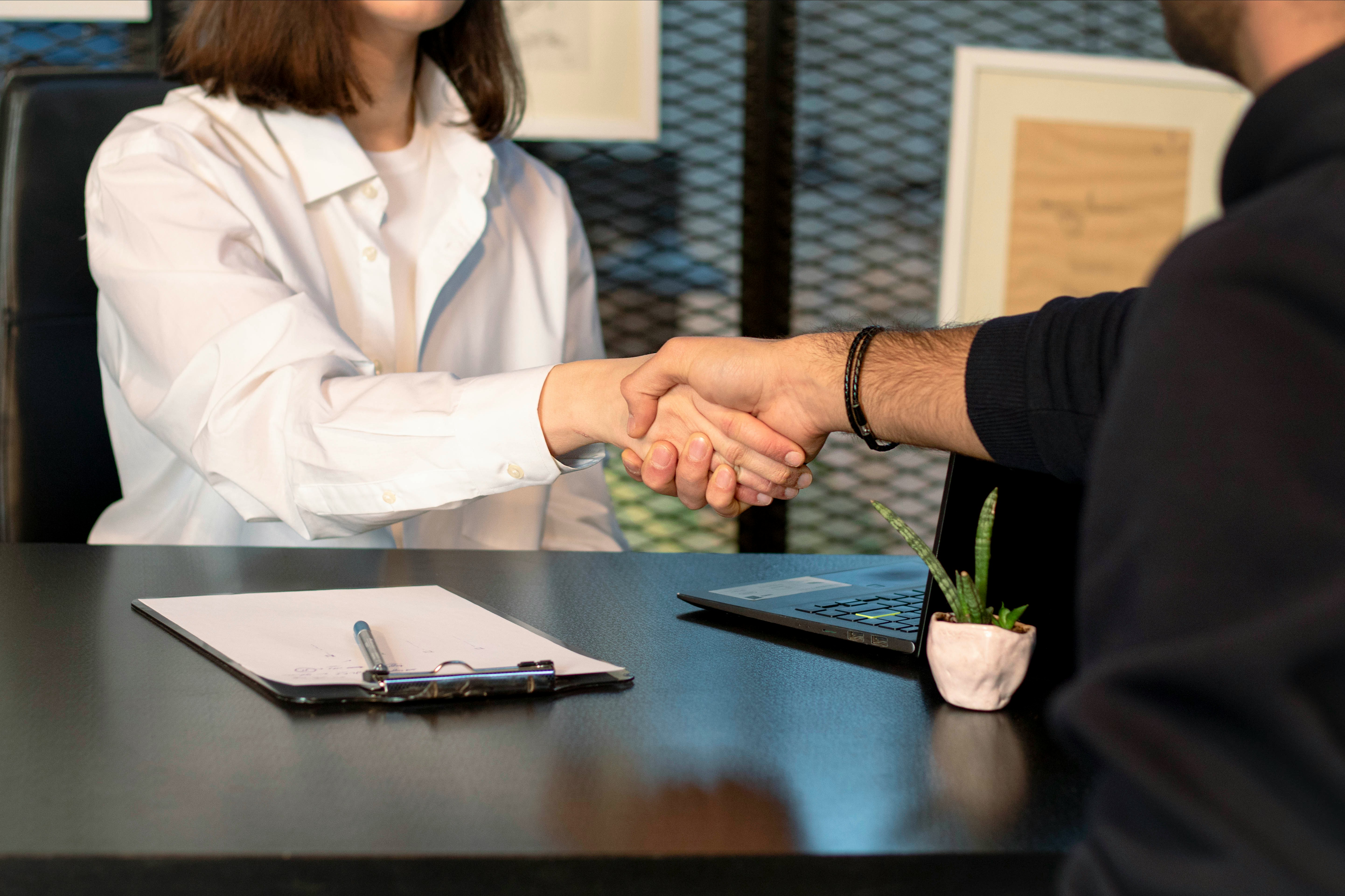 How To Stand Out When Applying To Top City Firms