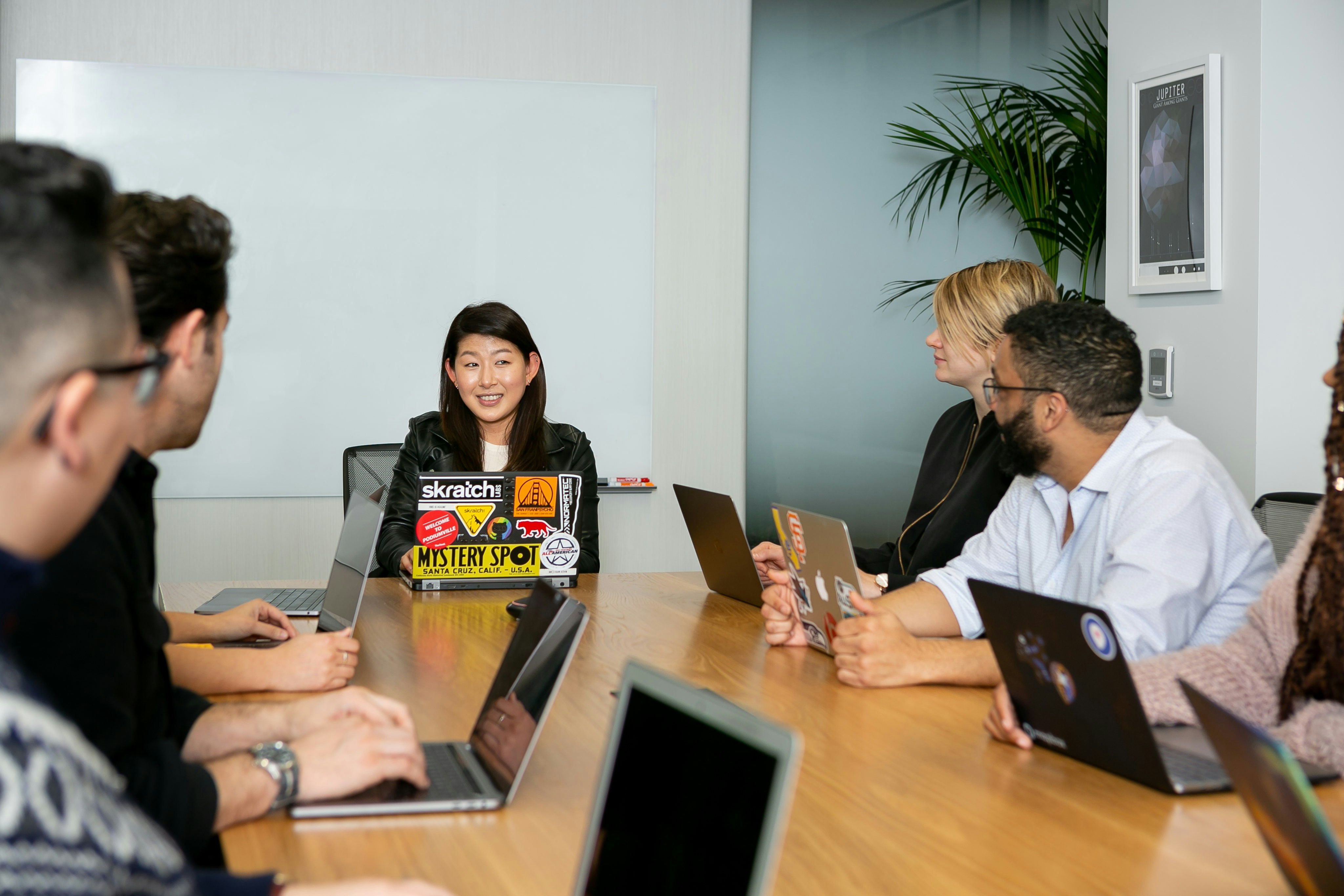6 Key Steps to Upskill for Leadership in Fast-Paced Sectors